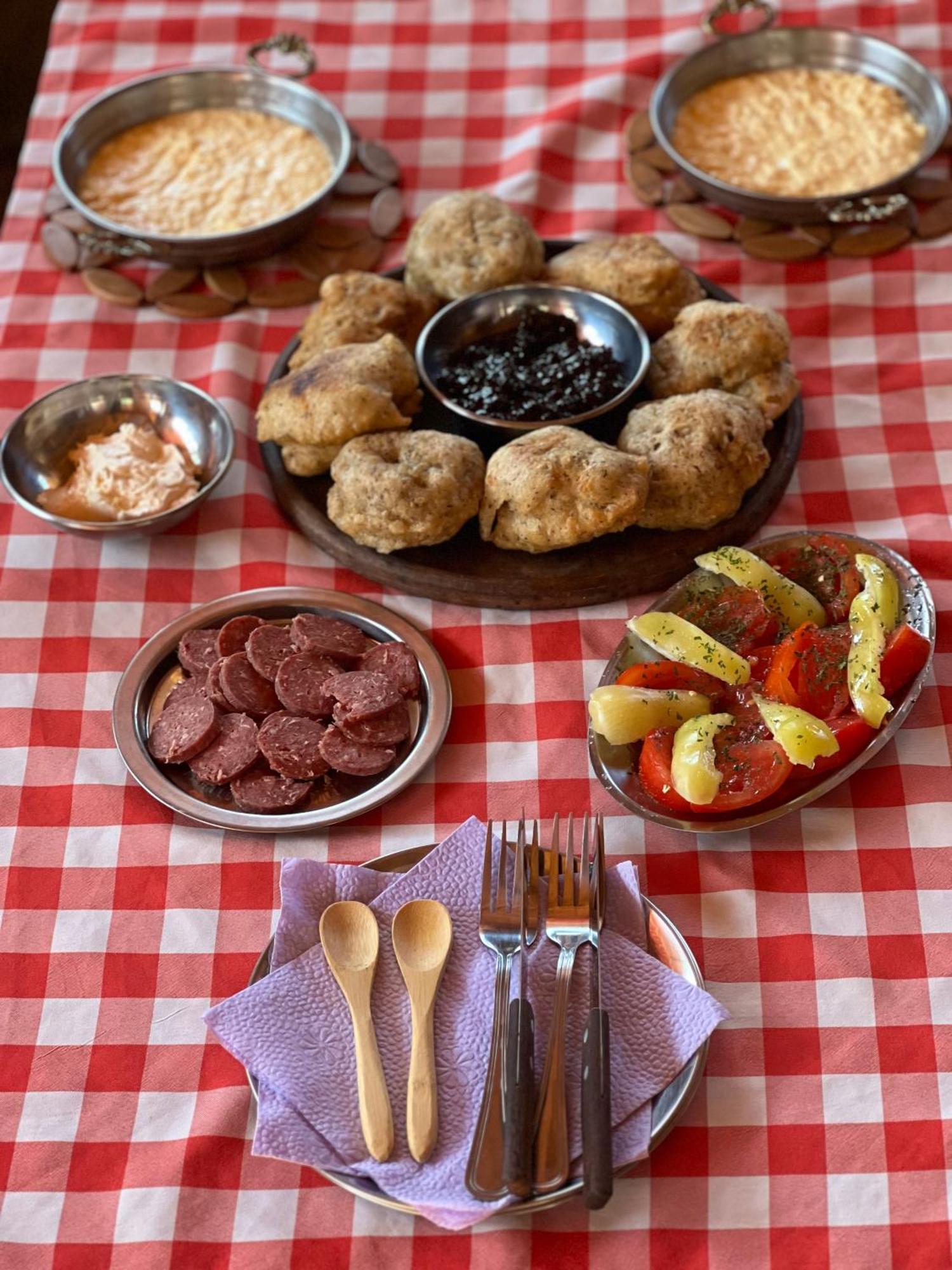 Bed and Breakfast Kod Kapetana Tea Gornji Lukomir Экстерьер фото