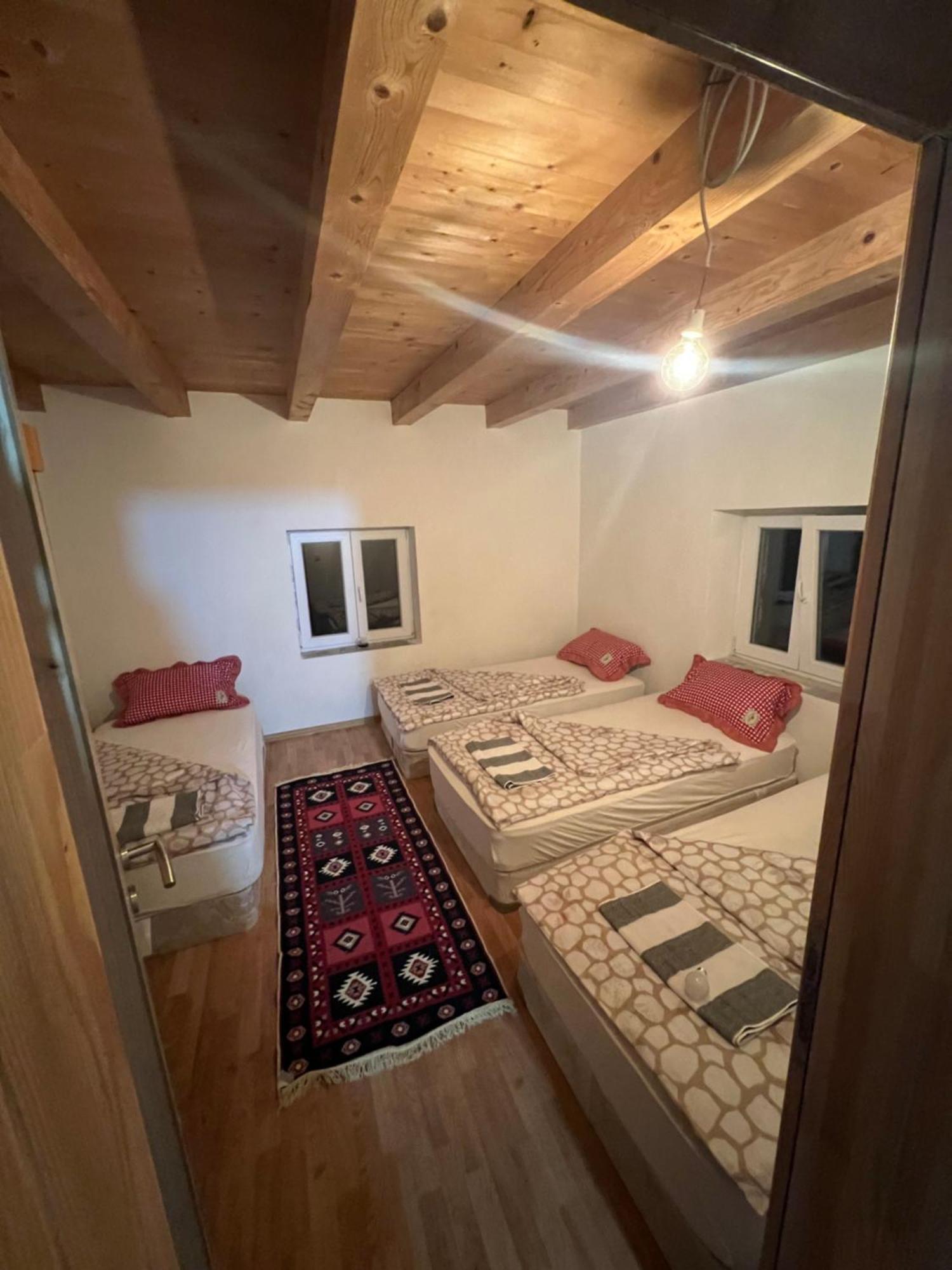 Bed and Breakfast Kod Kapetana Tea Gornji Lukomir Экстерьер фото
