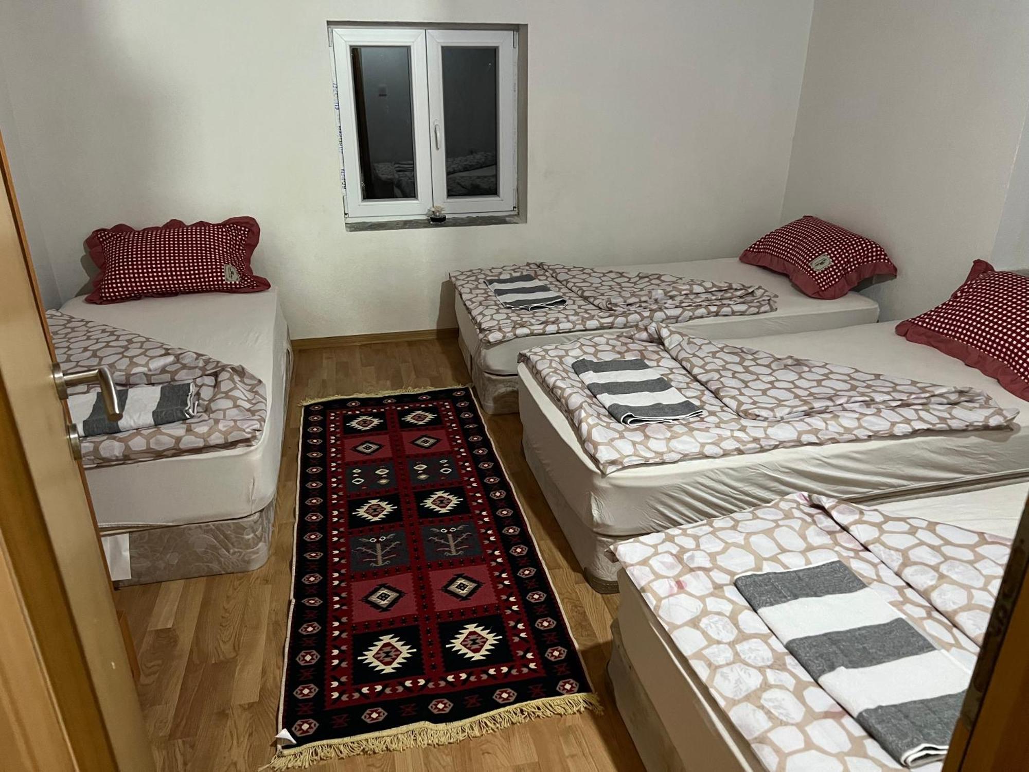 Bed and Breakfast Kod Kapetana Tea Gornji Lukomir Экстерьер фото